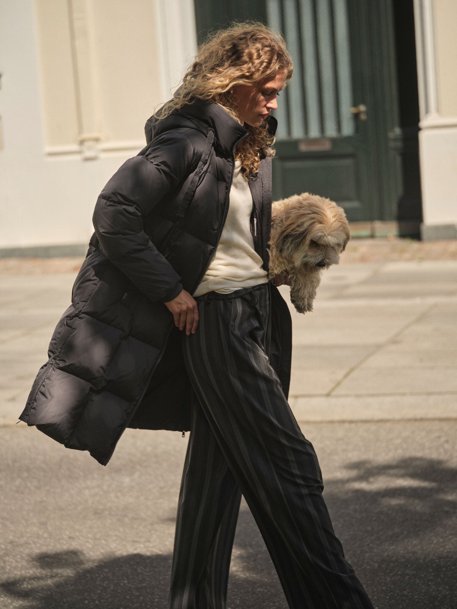 Modelshot / Dark Grey / Detail